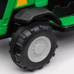 tractor para niños en color verde con detalles en gris y negro